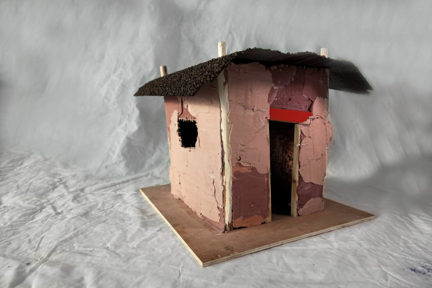 "(des)abrigos #5", 2015, técnica mista, s.d.